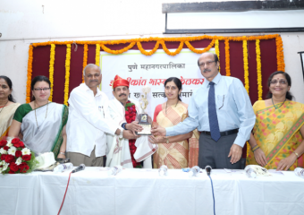 DR.-SHRIKANT-KELKARS-FELICITATION-AT NIOEYES HOSPITAL PUNE